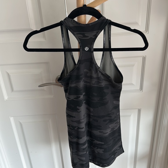 Lululemon shirt bundle - Picture 8 of 8